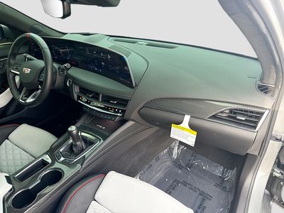 2025 Cadillac CT5-V - Photo 13