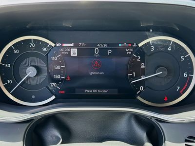 2023 Jaguar F-PACE - Photo 40