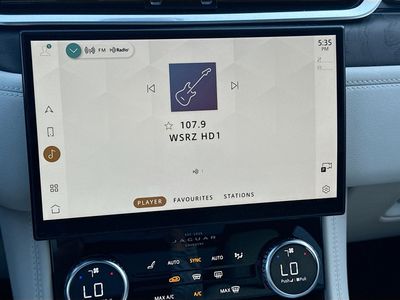 2023 Jaguar F-PACE - Photo 31