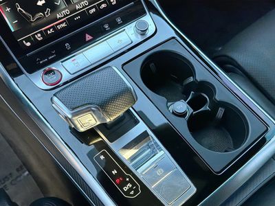 2022 Audi RS Q8 - Photo 28