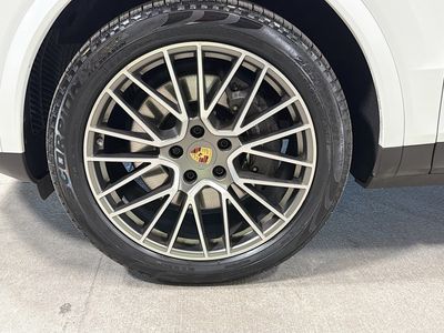 2023 Porsche Cayenne - Photo 42