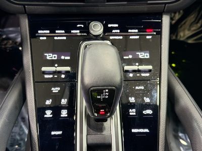 2023 Porsche Cayenne - Photo 34