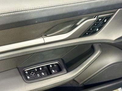 2022 Porsche Taycan - Photo 23