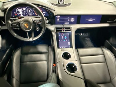 2022 Porsche Taycan - Photo 16
