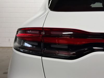 2026 Porsche Macan - Photo 11