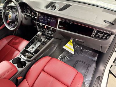 2026 Porsche Macan - Photo 15