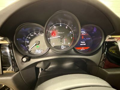 2026 Porsche Macan - Photo 40