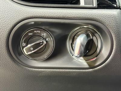 2026 Porsche Macan - Photo 35