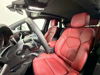 2026 Porsche Macan - Photo 5