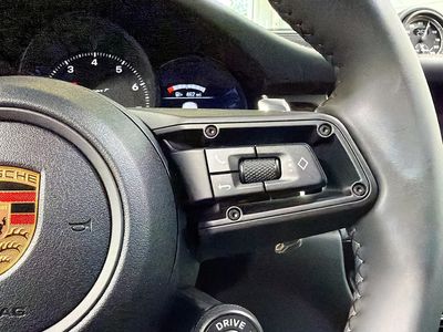 2026 Porsche Macan - Photo 38