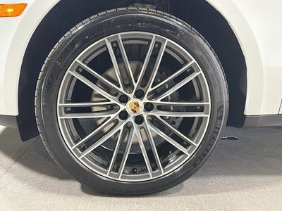 2026 Porsche Macan - Photo 42