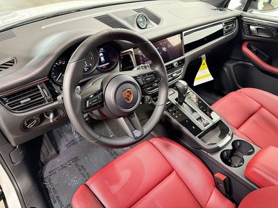 2026 Porsche Macan - Photo 4