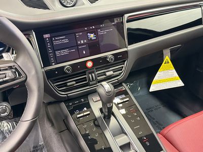 2026 Porsche Macan - Photo 27