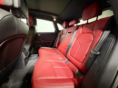 2026 Porsche Macan - Photo 21