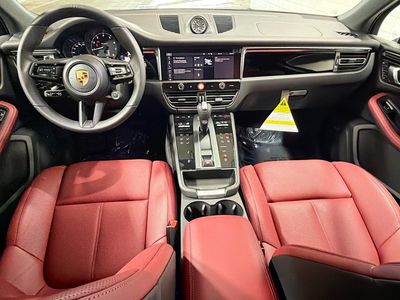 2026 Porsche Macan - Photo 16