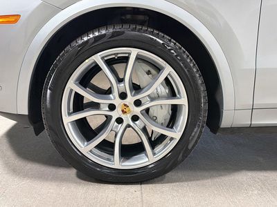 2023 Porsche Cayenne - Photo 42