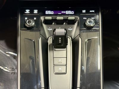2025 Porsche 911 - Photo 31