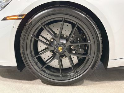 2025 Porsche 911 - Photo 39
