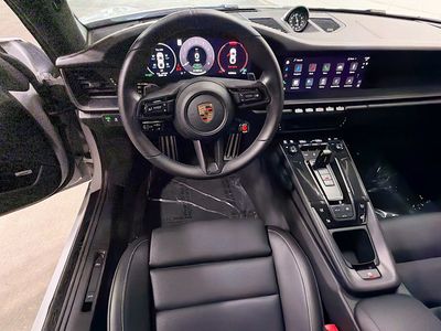 2025 Porsche 911 - Photo 16