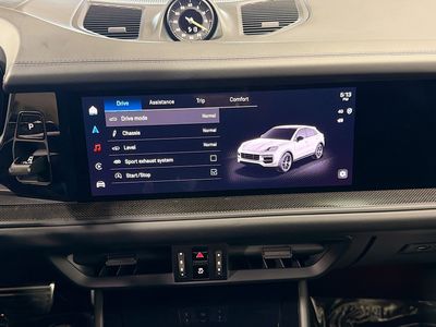 2024 Porsche Cayenne - Photo 28