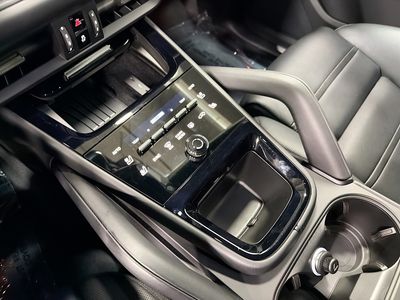 2024 Porsche Cayenne - Photo 29