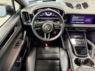 2024 Porsche Cayenne - Photo 17