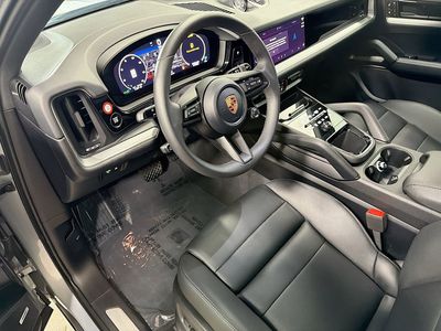 2026 Porsche Cayenne - Photo 4