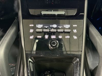 2026 Porsche Cayenne - Photo 34