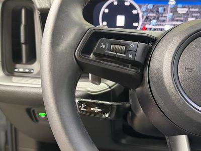 2026 Porsche Cayenne - Photo 37