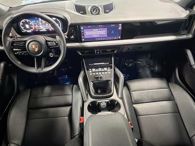 2026 Porsche Cayenne - Photo 16