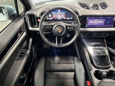 2026 Porsche Cayenne - Photo 17