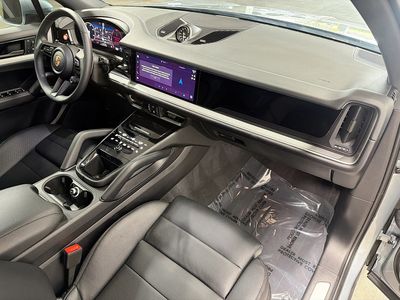 2026 Porsche Cayenne - Photo 15