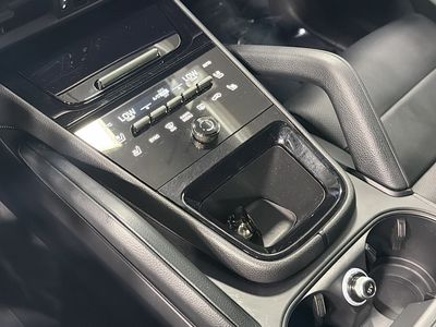 2026 Porsche Cayenne - Photo 28