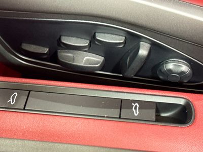 2022 Porsche 911 - Photo 23