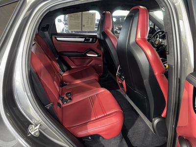2022 Porsche Cayenne Coupe - Photo 12