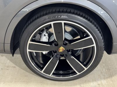 2022 Porsche Cayenne Coupe - Photo 35
