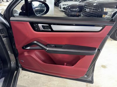 2022 Porsche Cayenne Coupe - Photo 9