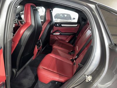 2022 Porsche Cayenne Coupe - Photo 15