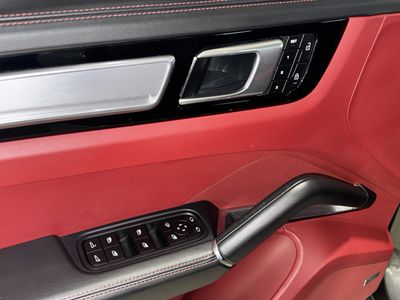 2022 Porsche Cayenne Coupe - Photo 14