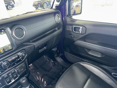2023 Jeep Wrangler - Photo 30