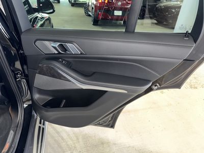 2025 BMW X5 - Photo 11