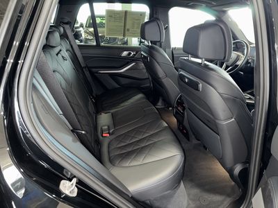 2025 BMW X5 - Photo 12