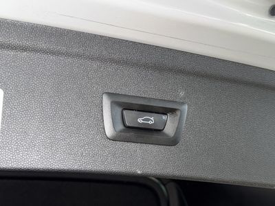 2024 BMW iX - Photo 14