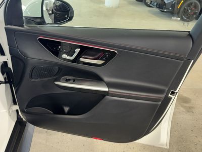 2025 Mercedes-Benz GLC - Photo 9