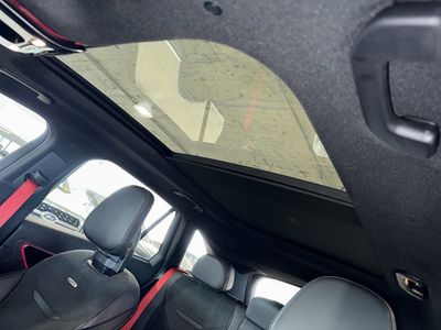 2025 Mercedes-Benz GLC - Photo 33