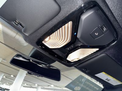 2025 BMW i4 - Photo 29