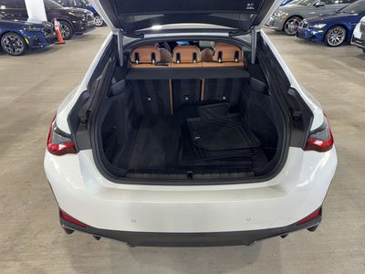 2025 BMW i4 - Photo 12