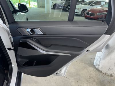 2025 BMW X5 - Photo 11