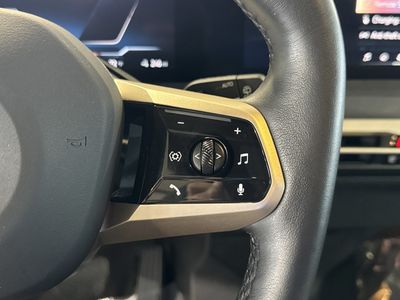 2025 BMW iX - Photo 23
