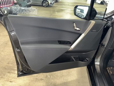 2025 BMW iX - Photo 17